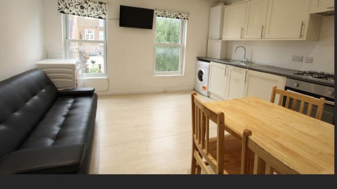 Affittacamere Family With Shared Kitchen And Bathroom In Angel Zone 1 *