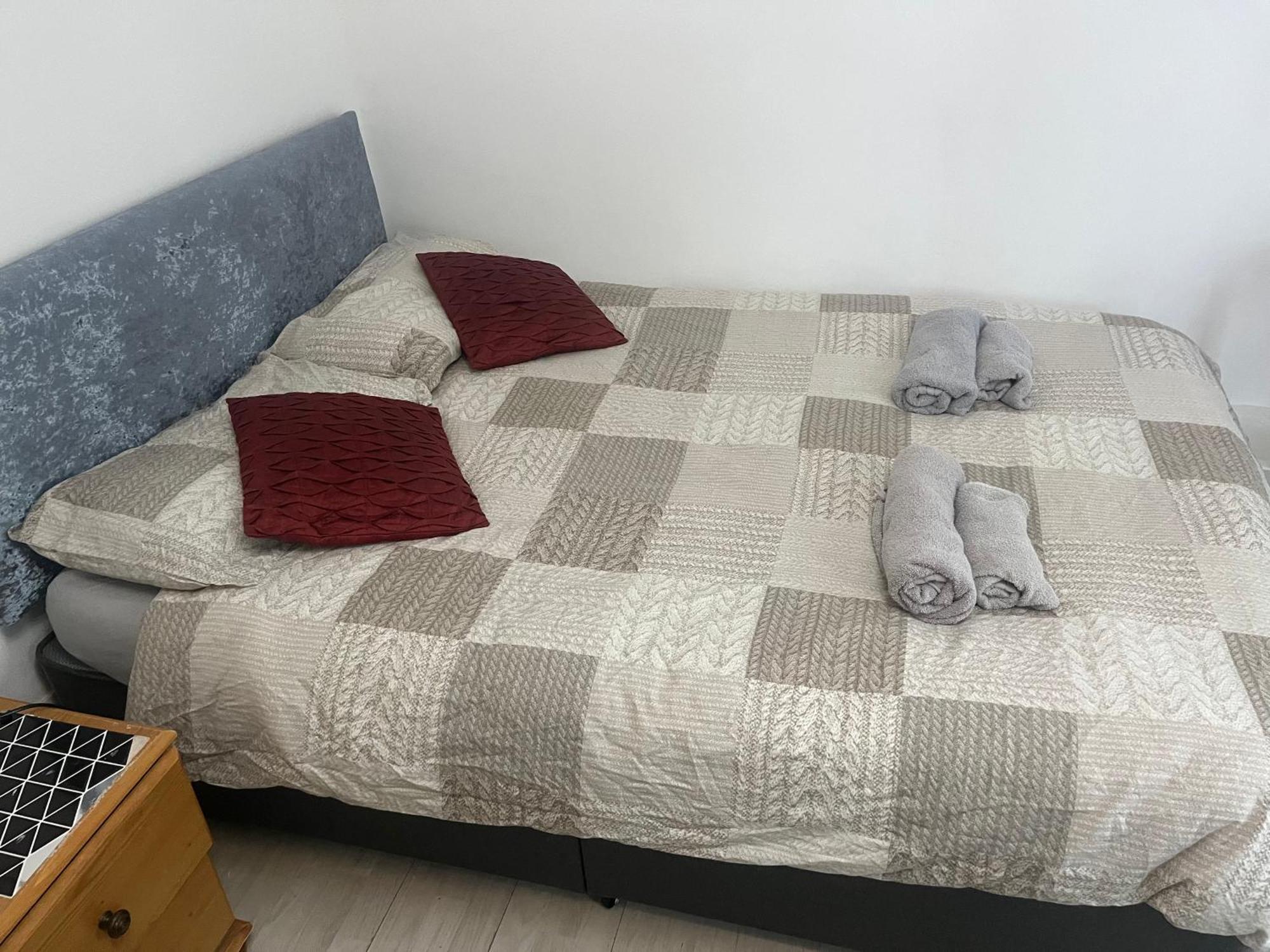 Family With Shared Kitchen And Bathroom In Angel Zone 1 Affittacamere